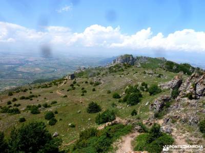 Sierra Toloño,Rioja Alavesa; rutas por la selva de irati ruta gredos escapada agosto